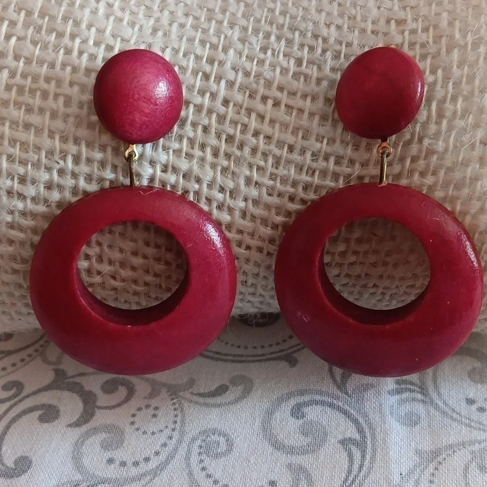 Vintage Red Dangle Circle Earrings